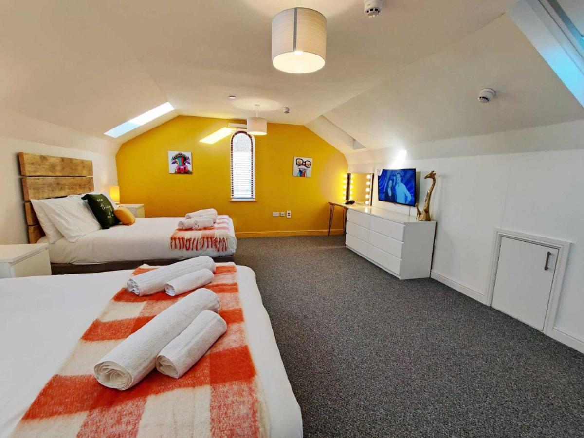 2 Ensuites, Garden, Smart Tv'S In All Rooms! 스완지 외부 사진