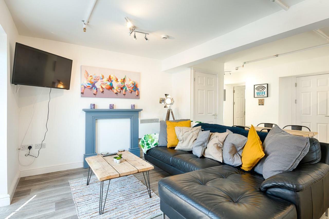 2 Ensuites, Garden, Smart Tv'S In All Rooms! 스완지 외부 사진