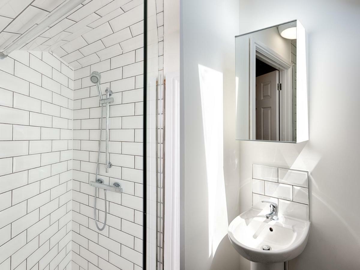 2 Ensuites, Garden, Smart Tv'S In All Rooms! 스완지 외부 사진